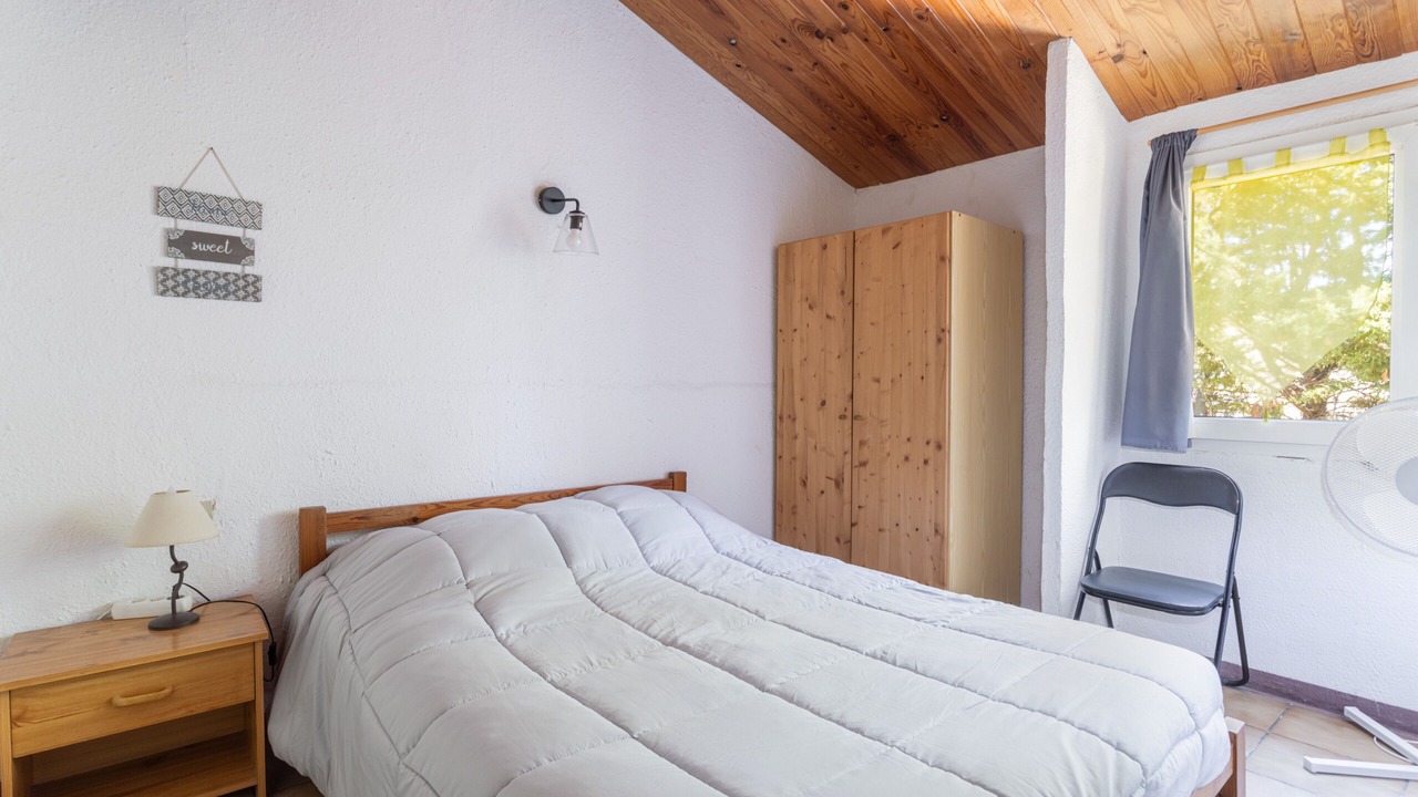 Photo of Bedroom in Roquefort-des-Corbieres