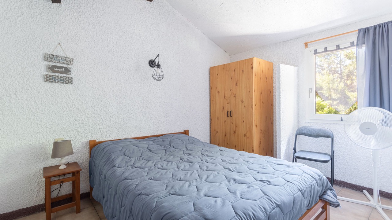 Photo of Bedroom in Roquefort-des-Corbieres