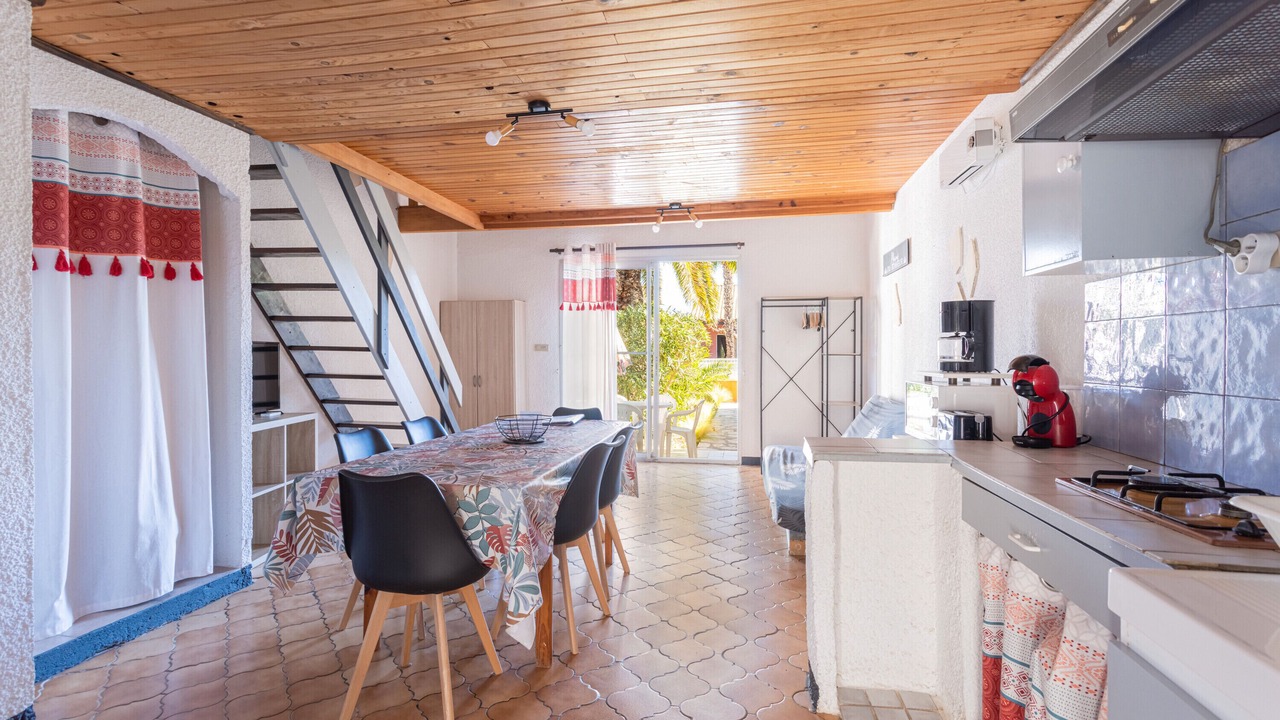 Photo of Kitchen in Roquefort-des-Corbieres