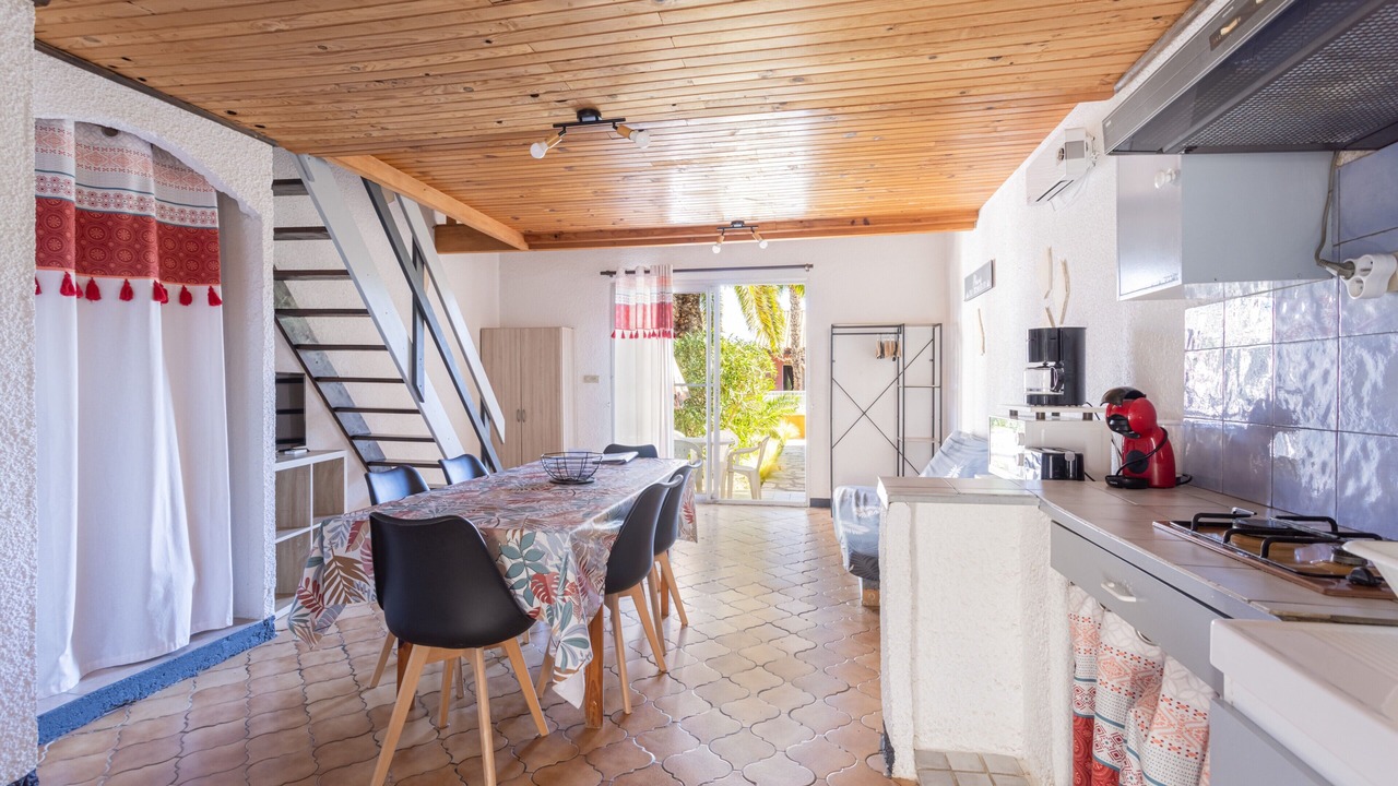 Photo of Kitchen in Roquefort-des-Corbieres