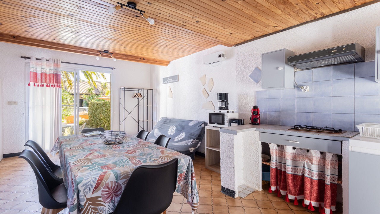 Photo of Kitchen in Roquefort-des-Corbieres