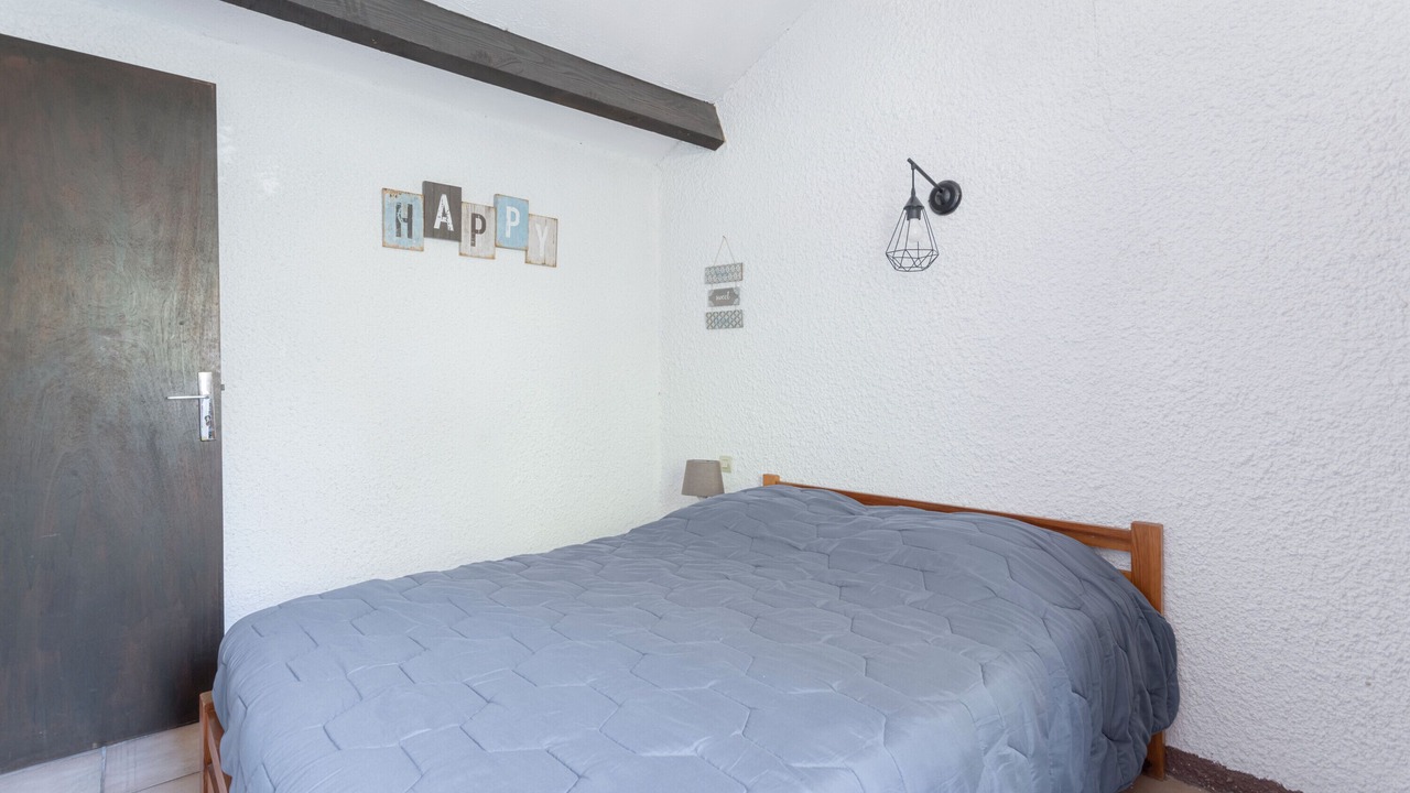 Photo of Bedroom in Roquefort-des-Corbieres