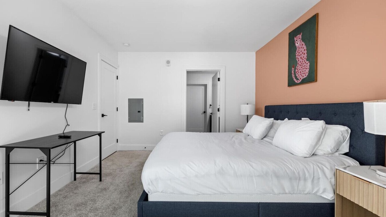 Photo of Bedroom in Mile Square