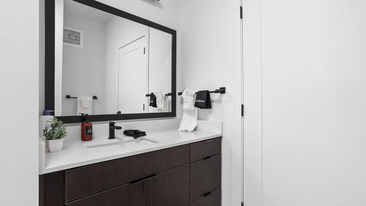 Photo of Bathroom in Mile Square