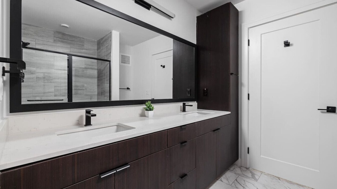 Photo of Bathroom in Mile Square