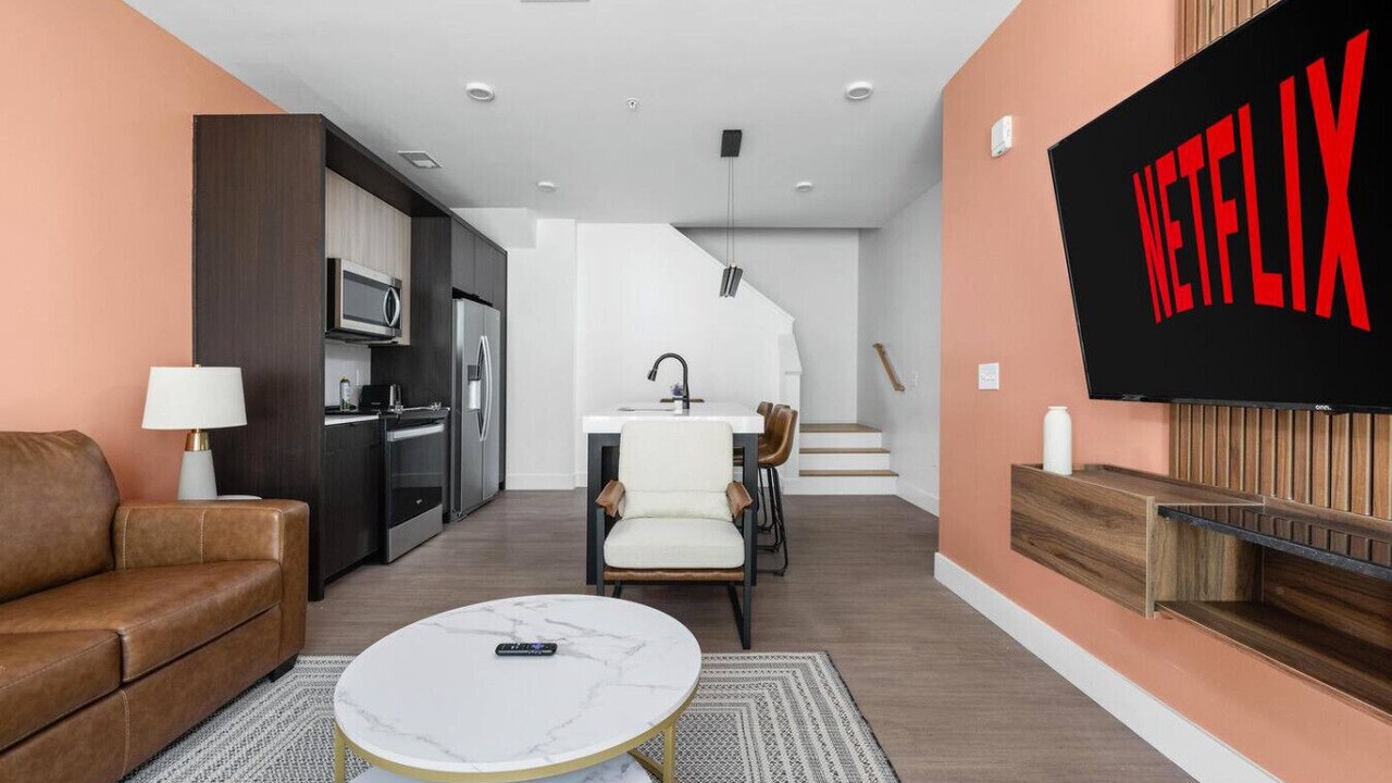 Photo of Livingroom in Mile Square