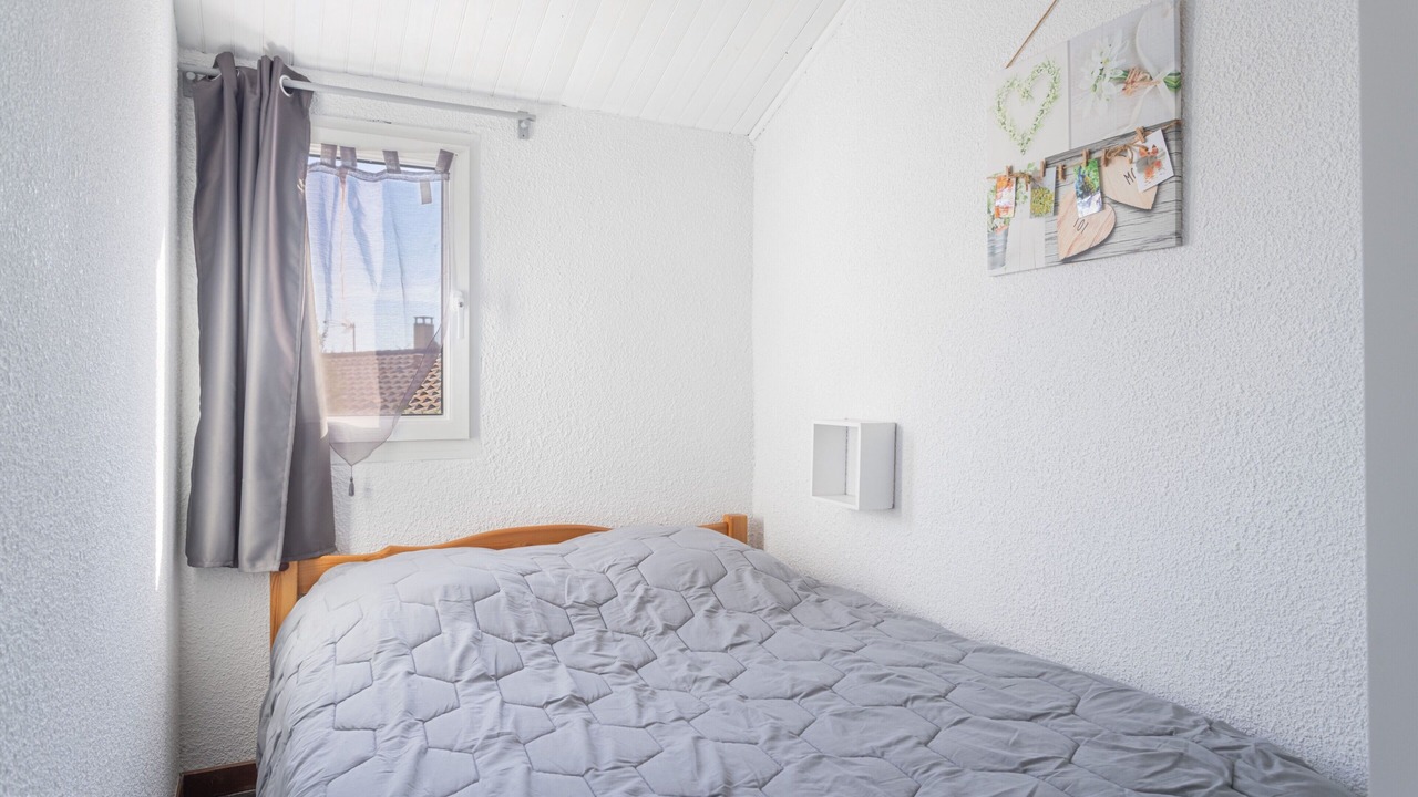 Photo of Bedroom in Roquefort-des-Corbieres