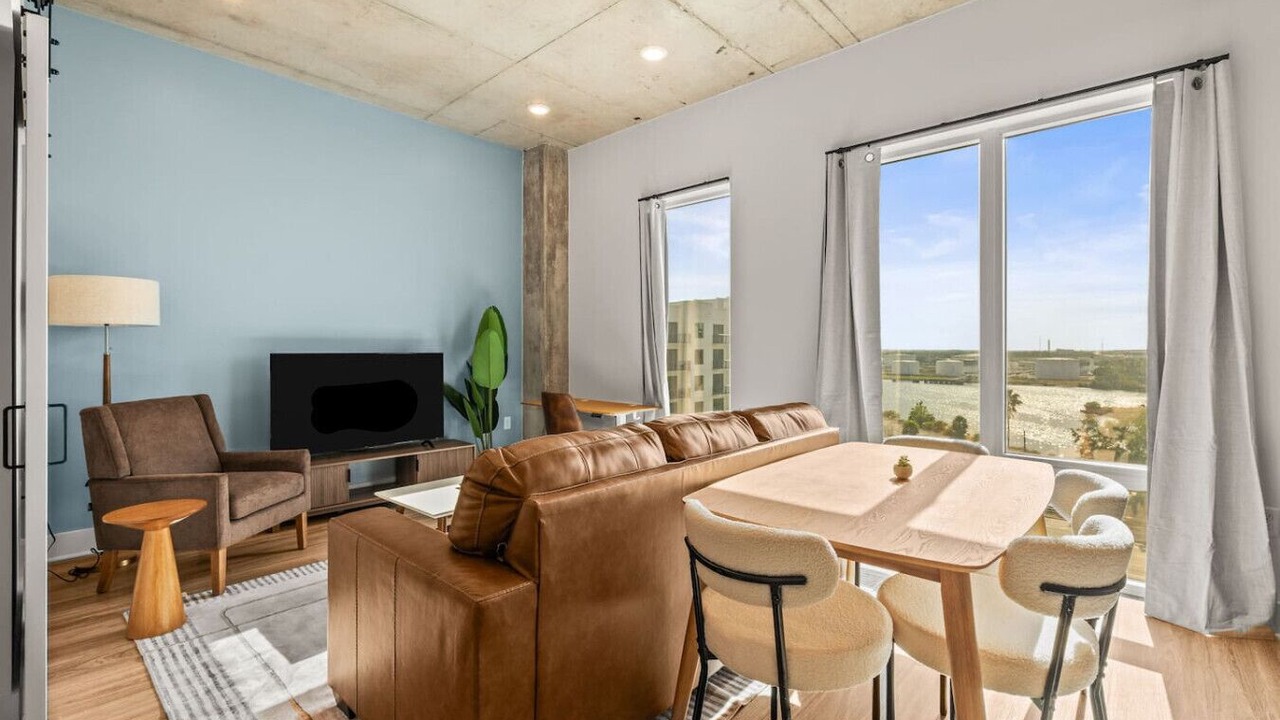 Photo of Livingroom in Channel District
