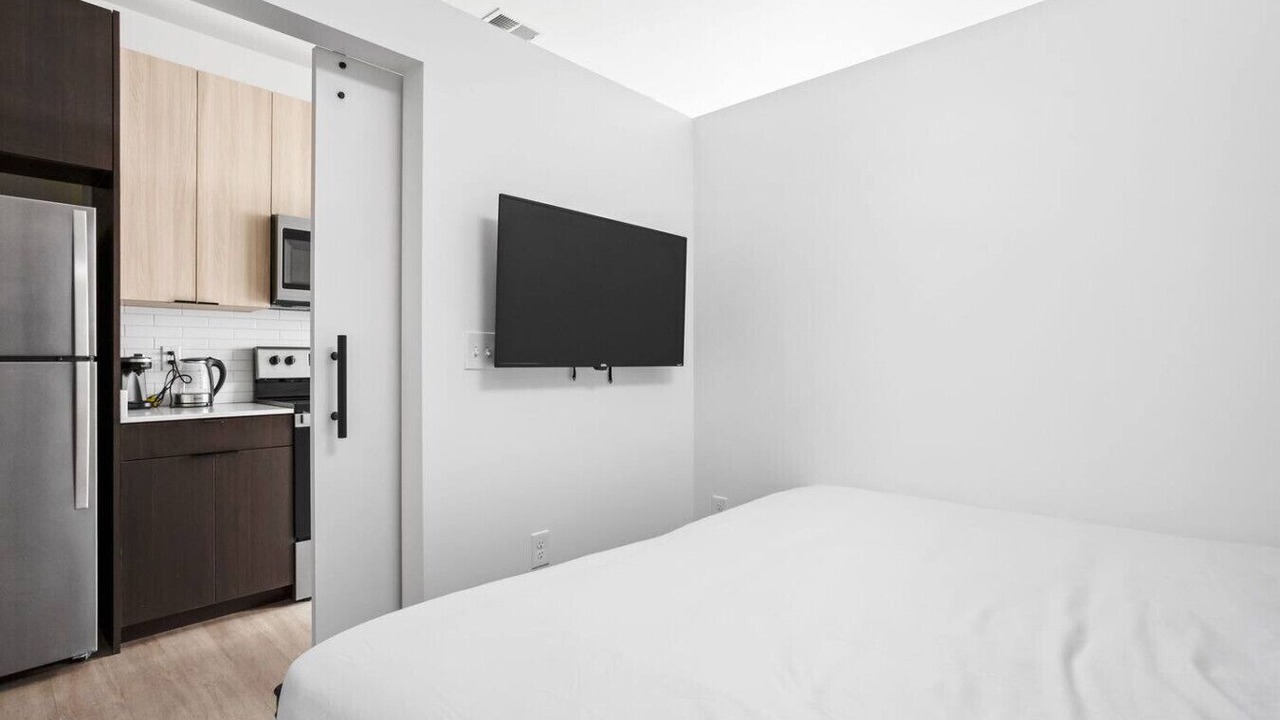 Photo of Bedroom in Mile Square