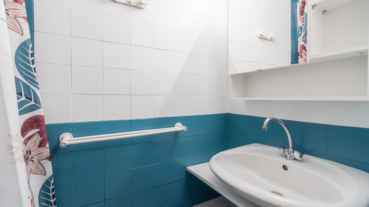 Photo of Bathroom in Roquefort-des-Corbieres