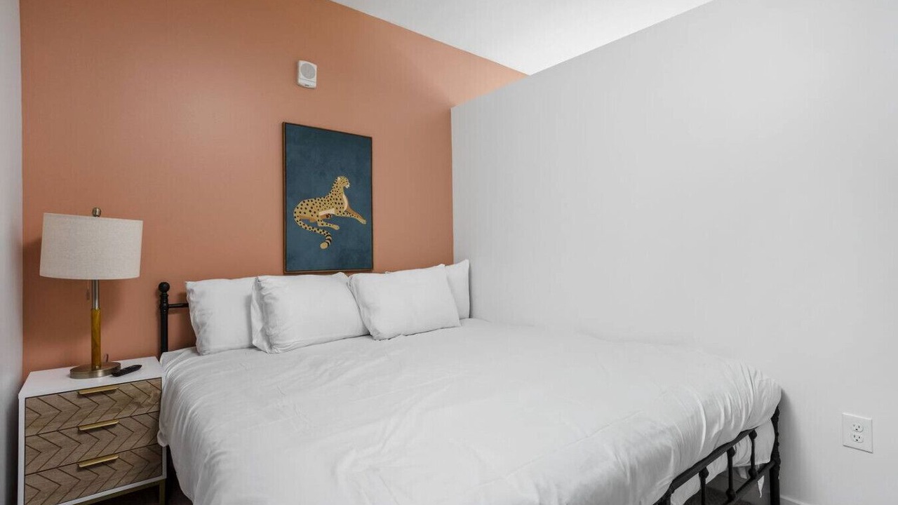 Photo of Bedroom in Mile Square