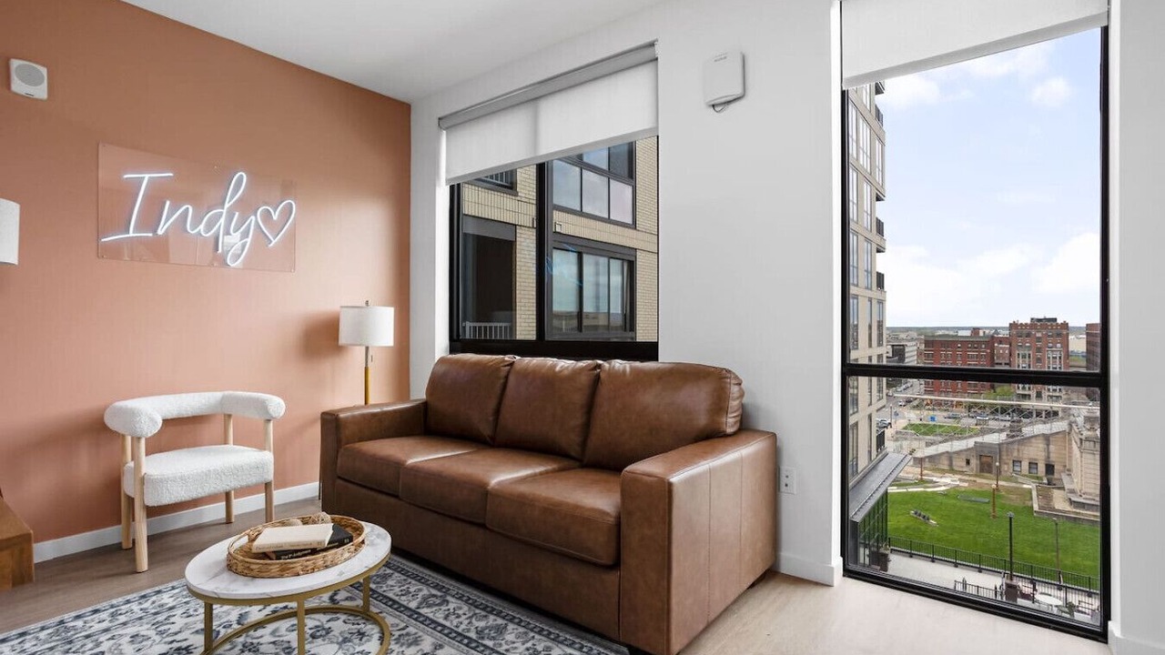 Photo of Livingroom in Mile Square