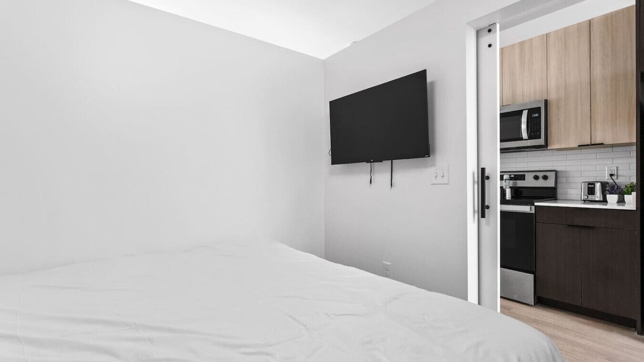 Photo of Bedroom in Mile Square