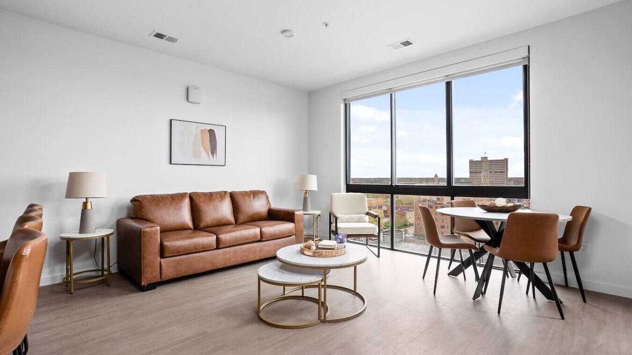 Photo of Livingroom in Mile Square