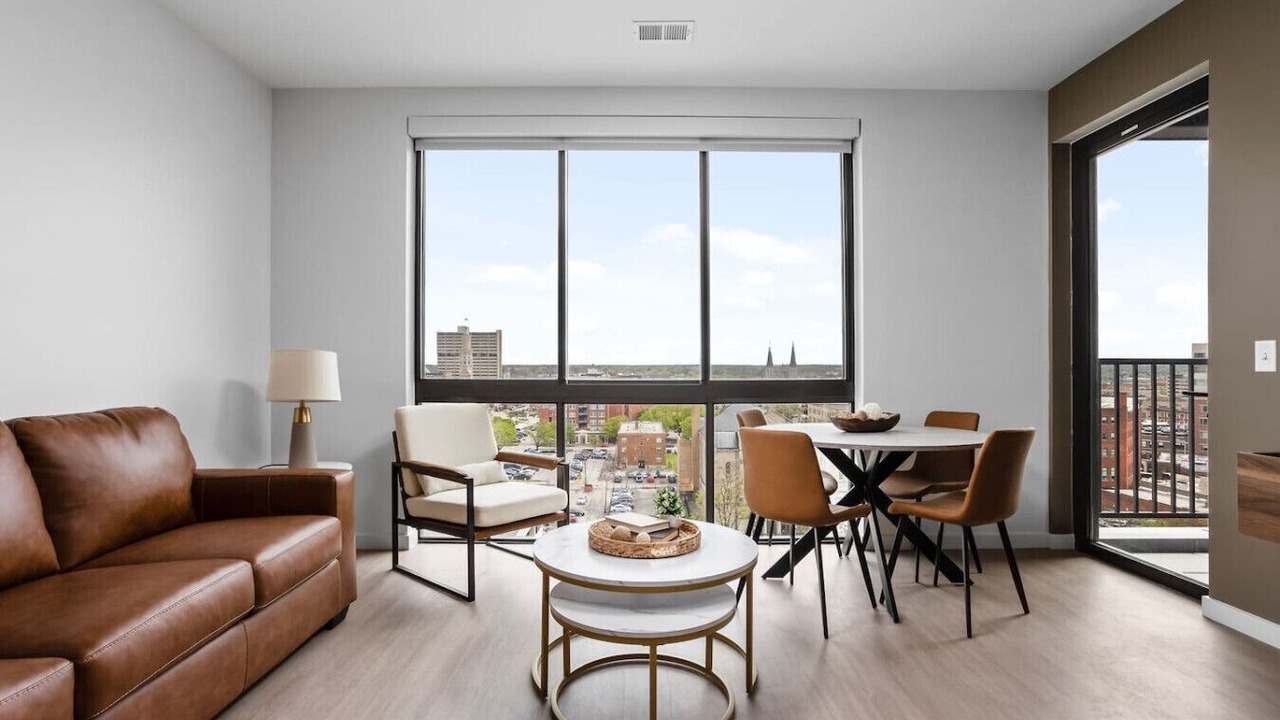 Photo of Livingroom in Mile Square