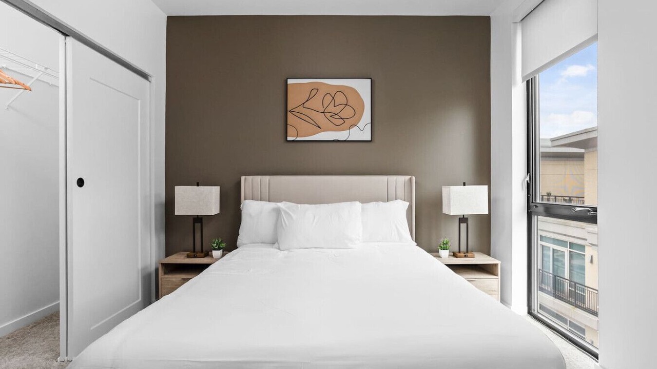 Photo of Bedroom in Mile Square