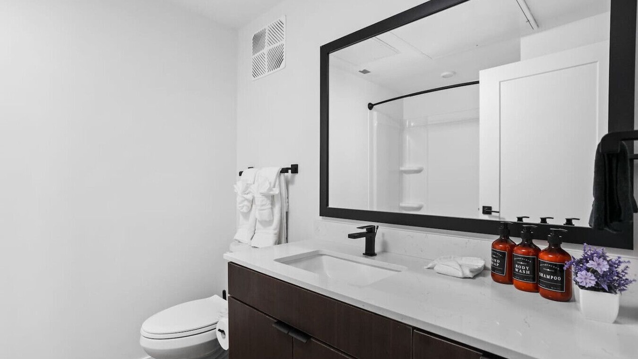 Photo of Bathroom in Mile Square