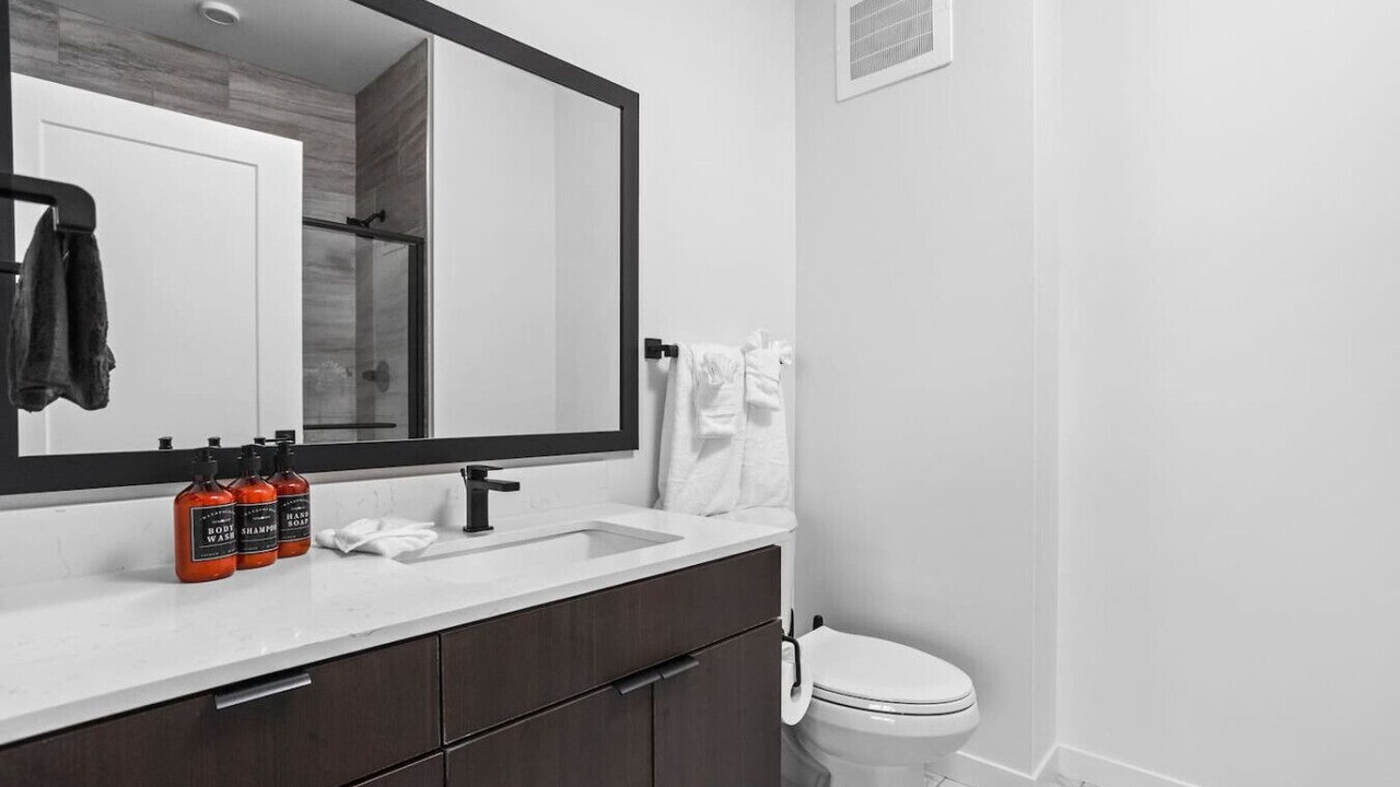Photo of Bathroom in Mile Square