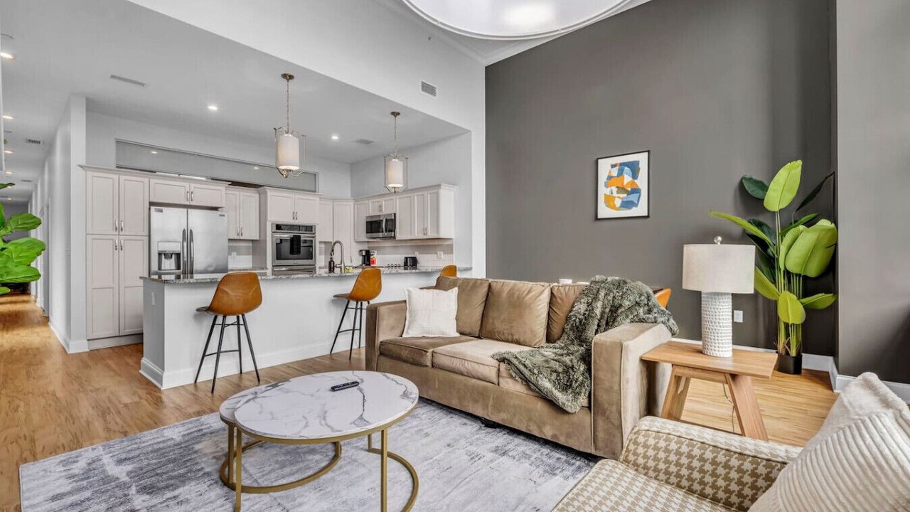 Photo of Livingroom in Playhouse Square