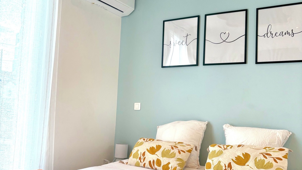 Photo of Bedroom in Villeneuve-le-Roi