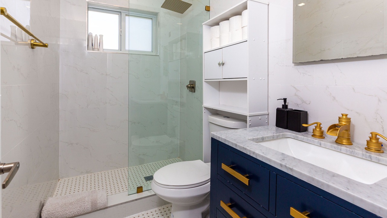 Photo of Bathroom in Surfside