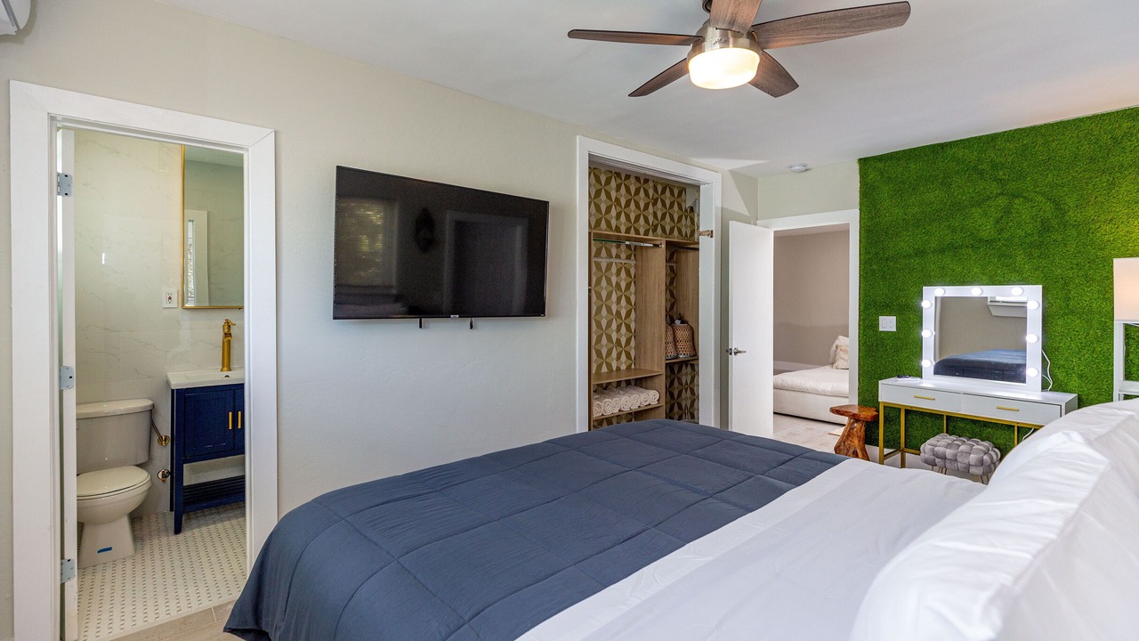Photo of Bedroom in Surfside
