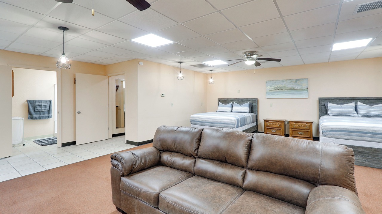 Photo of Livingroom in Fredonia