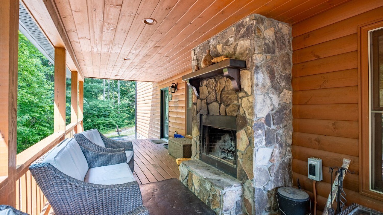 Photo of Patio Balcony in Almond