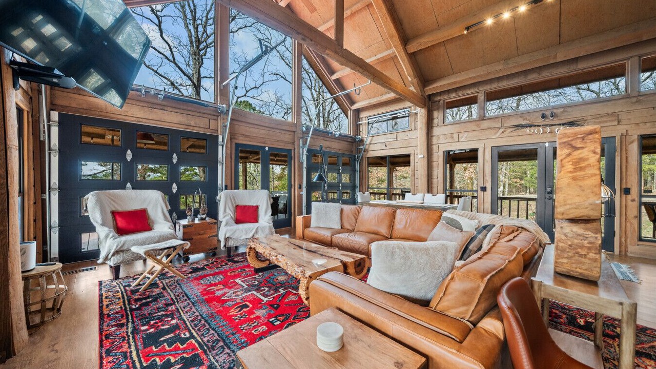 Photo of Livingroom in Centerville