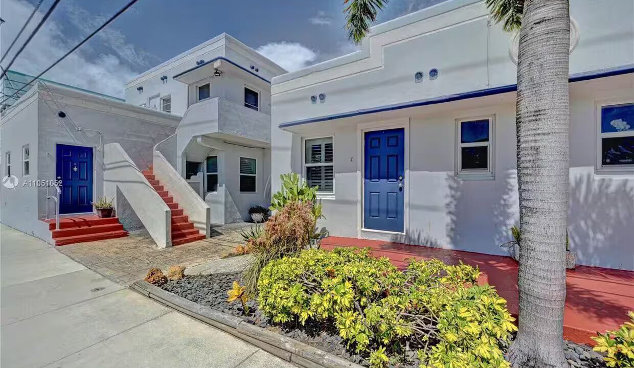 Photo of Outdoor in Hollywood Lakes