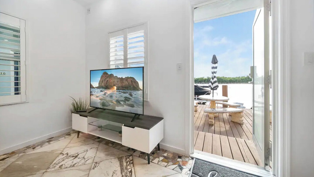 Photo of Outdoor in Hollywood Lakes