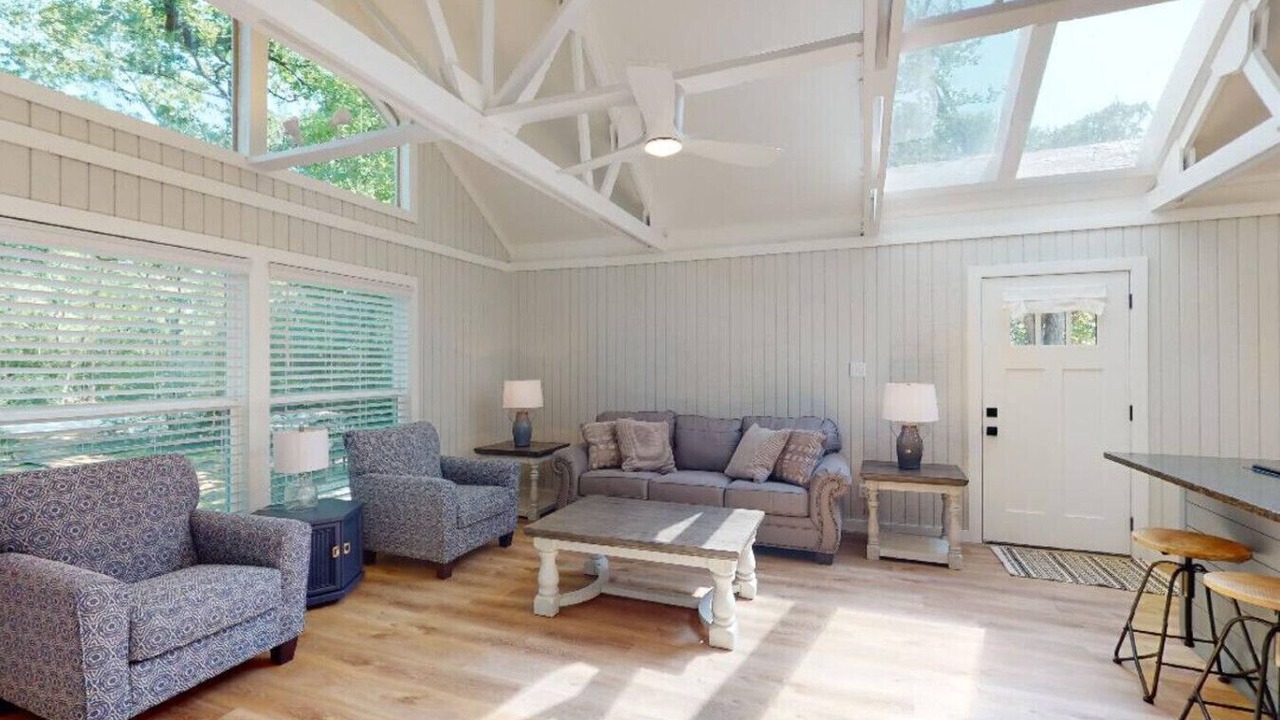 Photo of Livingroom in College Station