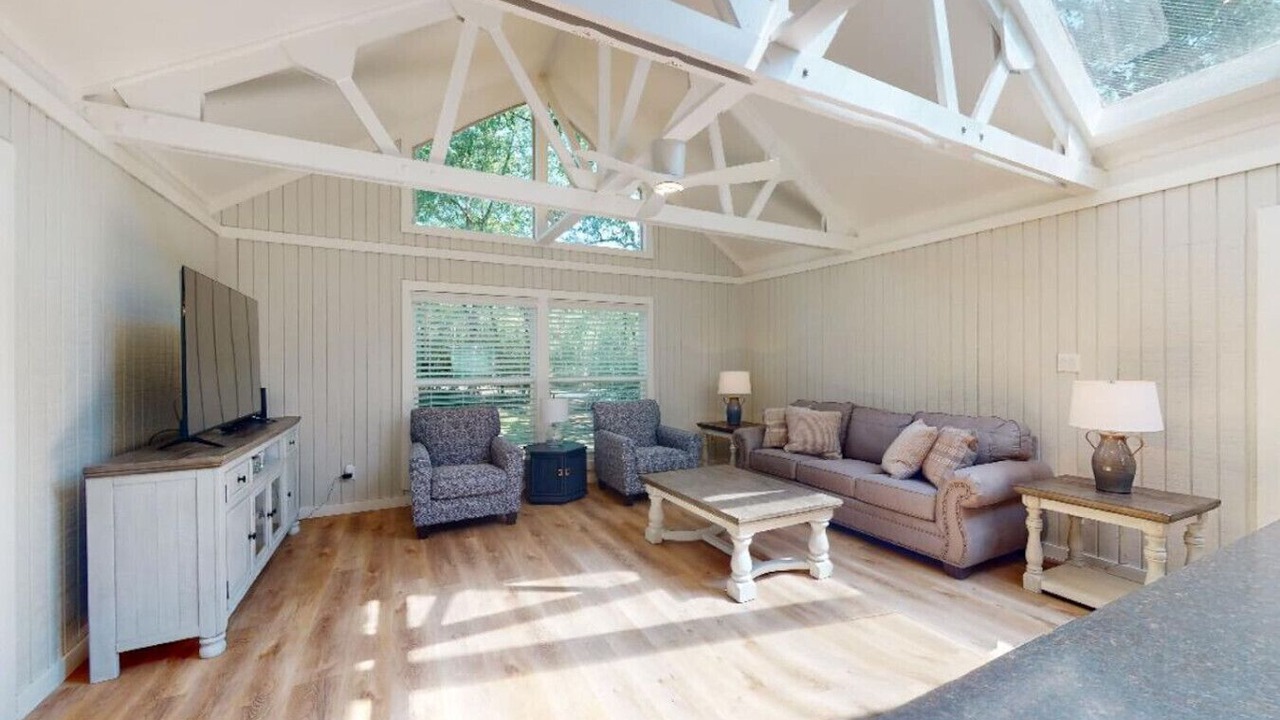 Photo of Livingroom in College Station