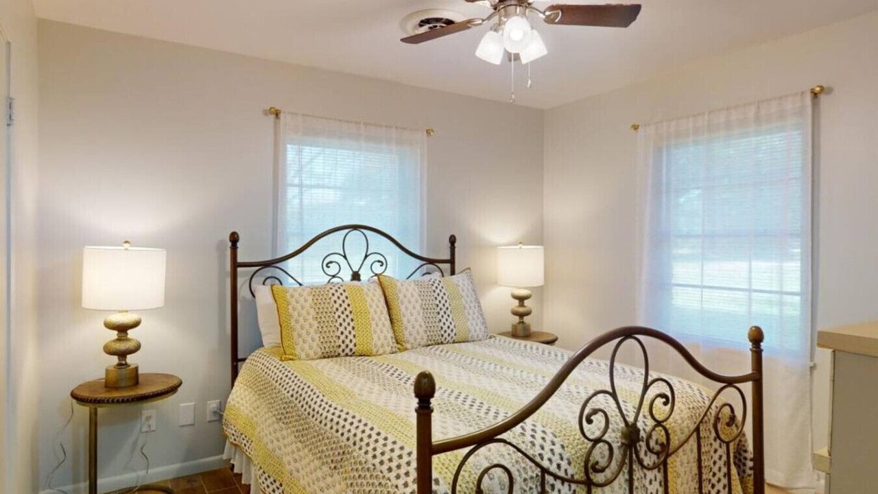 Photo of Bedroom in Navasota