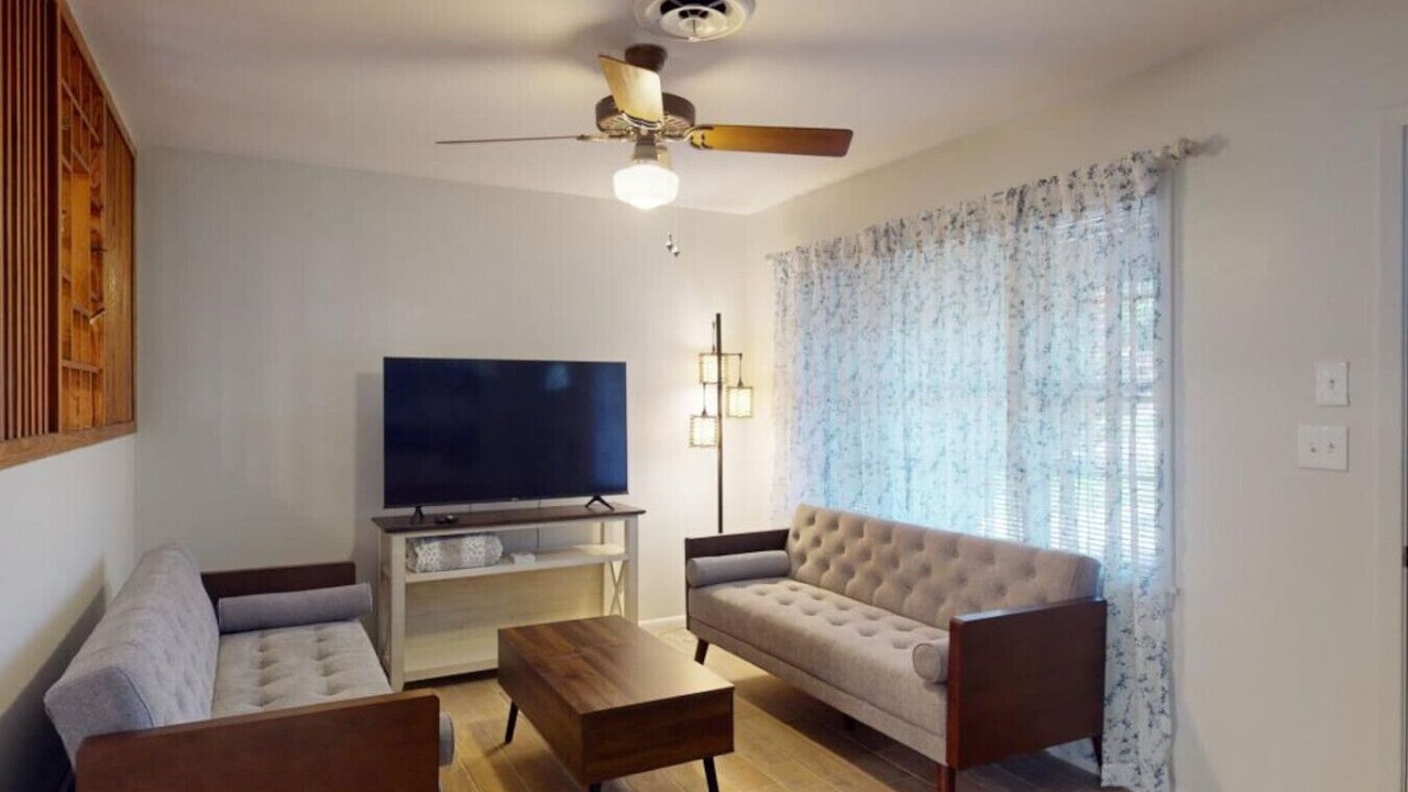 Photo of Livingroom in Navasota