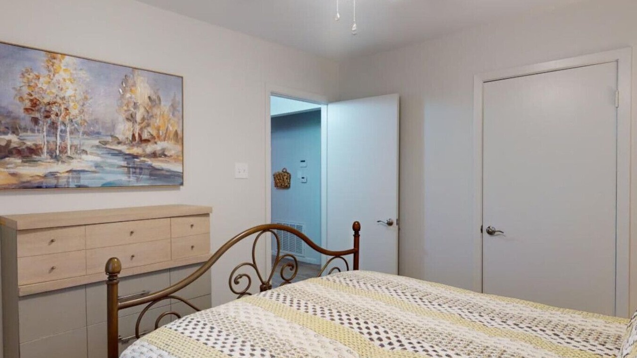 Photo of Bedroom in Navasota
