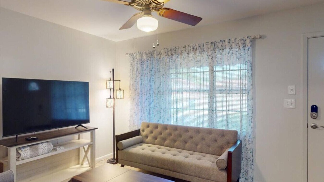 Photo of Livingroom in Navasota
