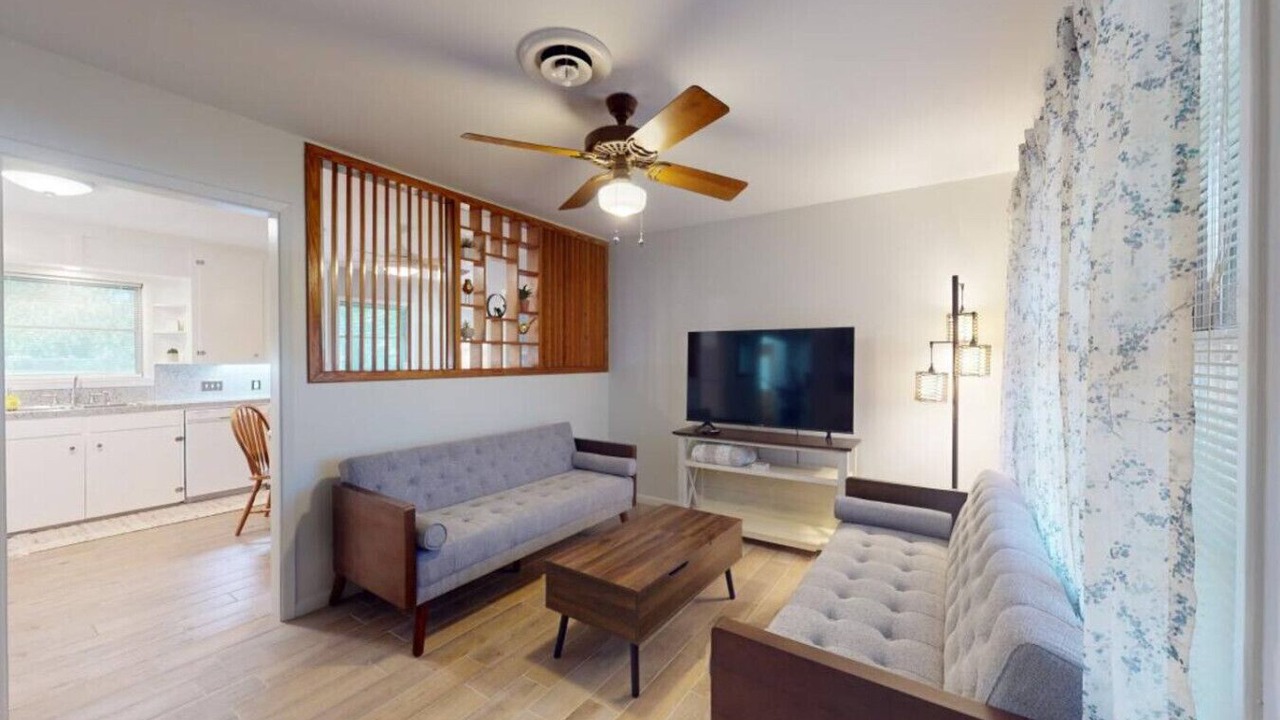 Photo of Livingroom in Navasota