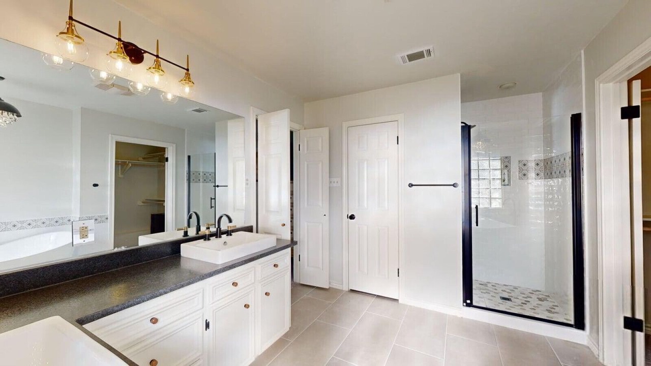 Photo of Bathroom in Glenhaven