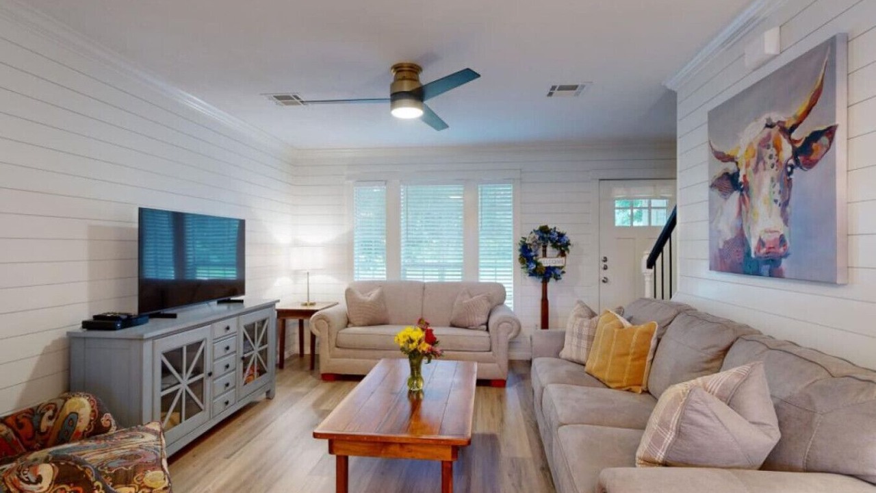 Photo of Livingroom in College Station