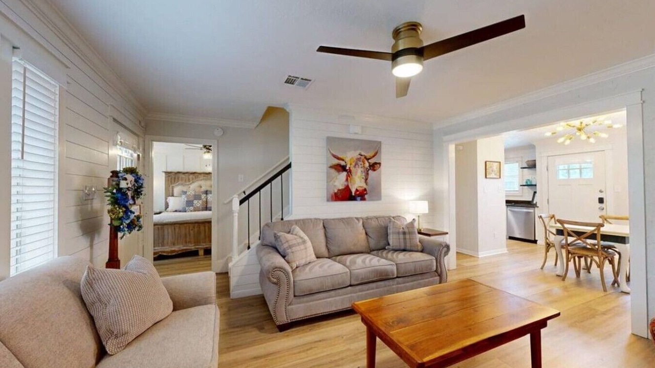Photo of Livingroom in College Station