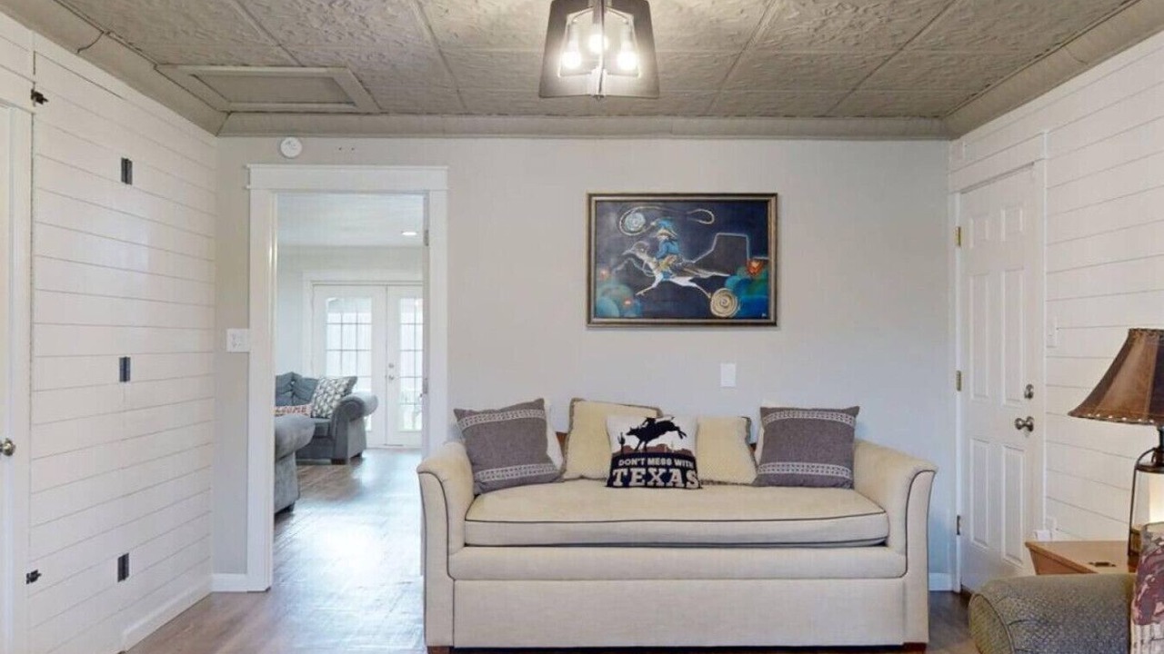 Photo of Livingroom in Bryan