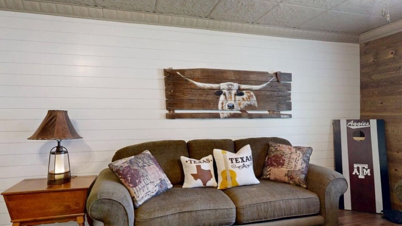 Photo of Livingroom in Bryan