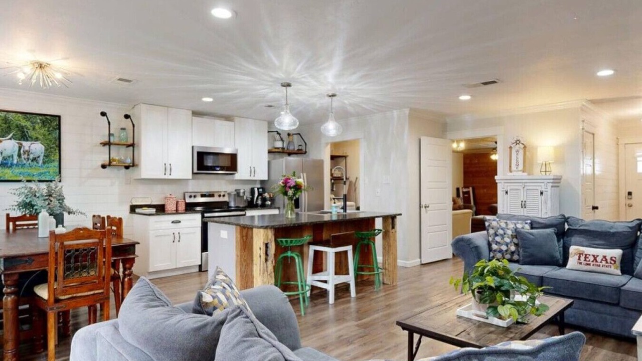 Photo of Livingroom in Bryan