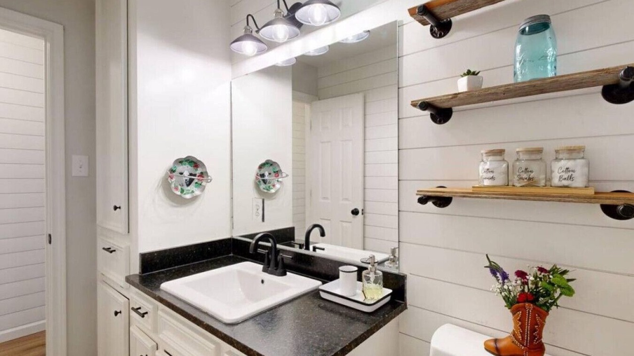 Photo of Bathroom in Blinn College-Bryan Campus
