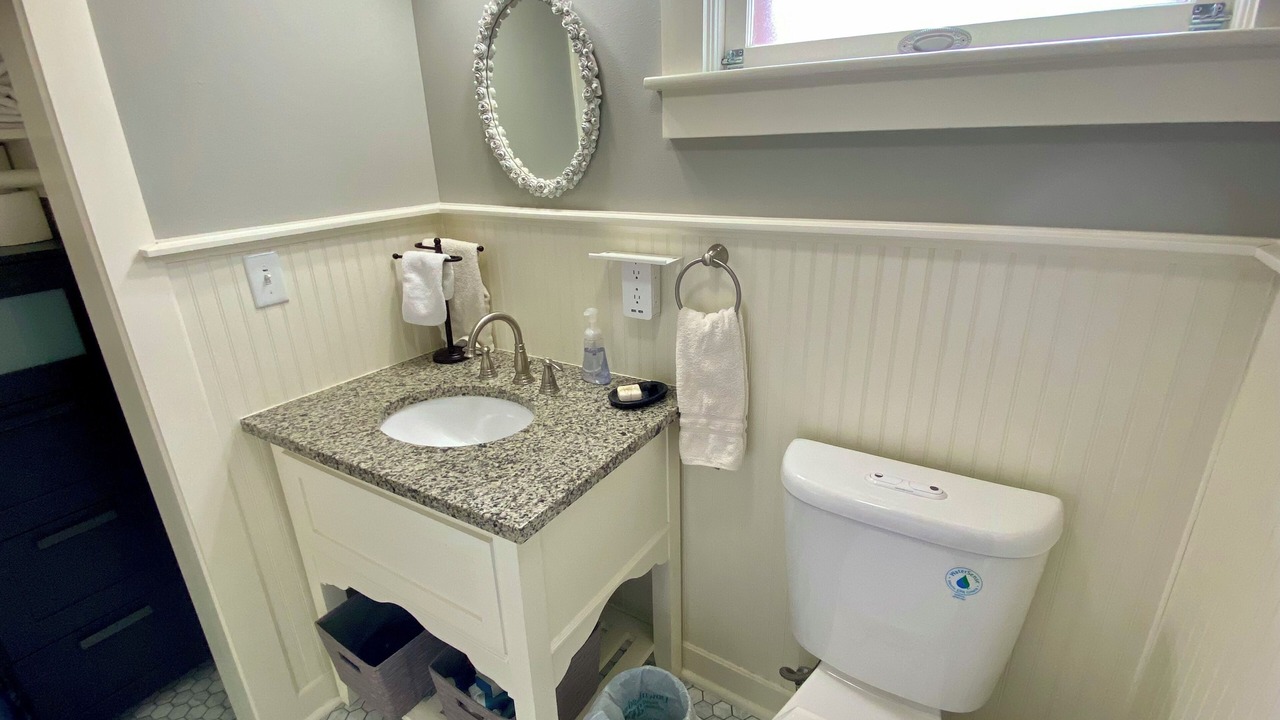 Photo of Bathroom in King William