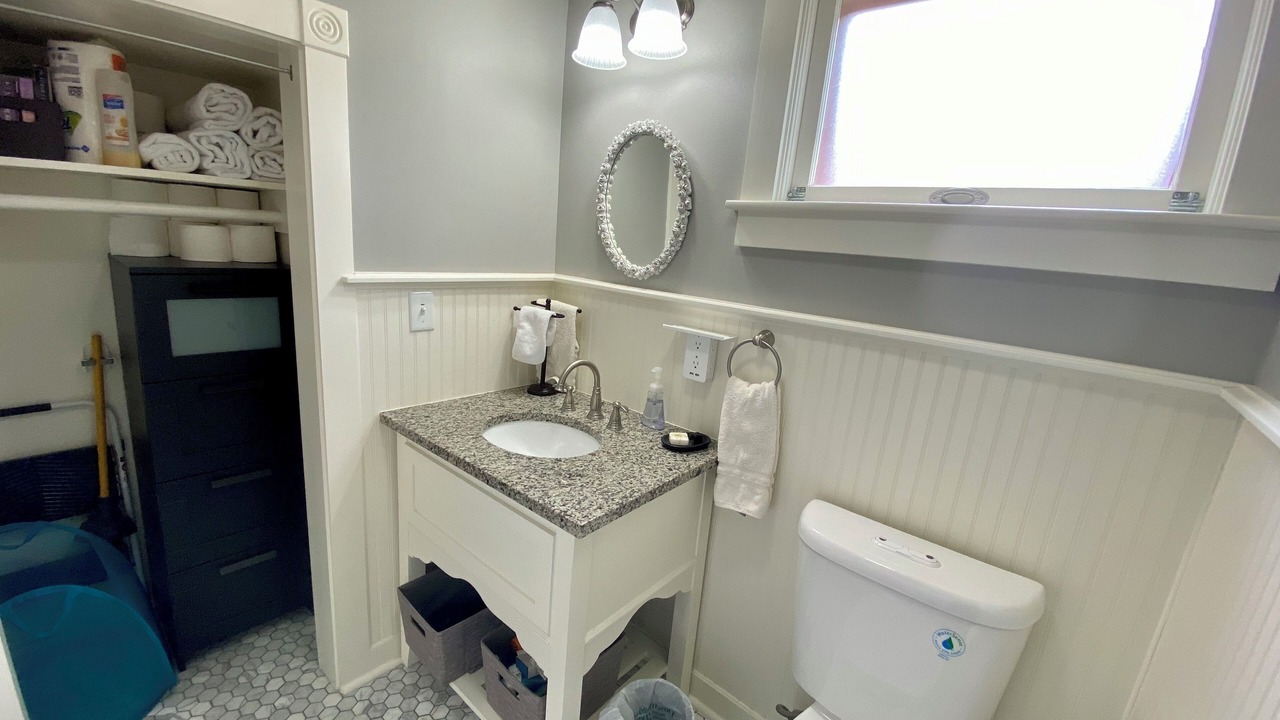Photo of Bathroom in King William