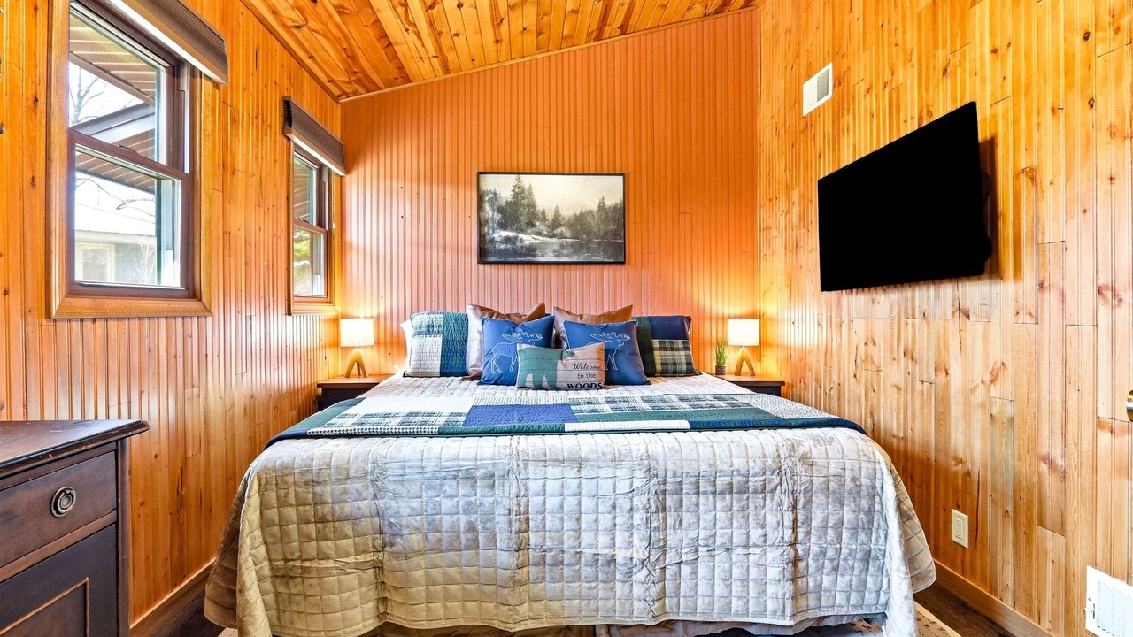 Photo of Bedroom in Nekoosa