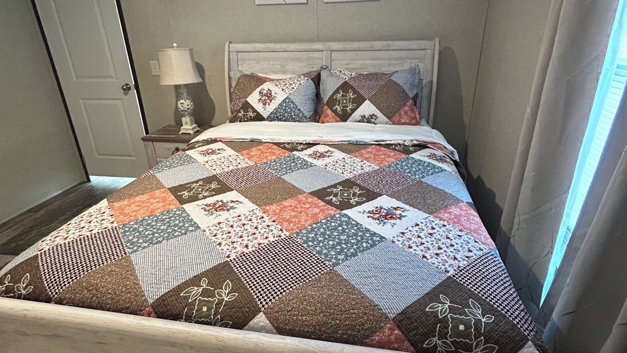 Photo of Bedroom in Pittsburg