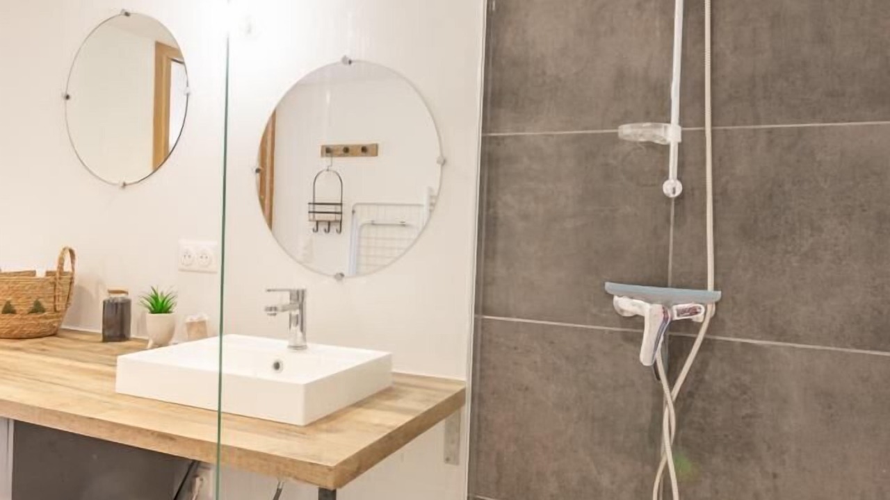 Photo of Bathroom in Saint-Pierre-d'Entremont